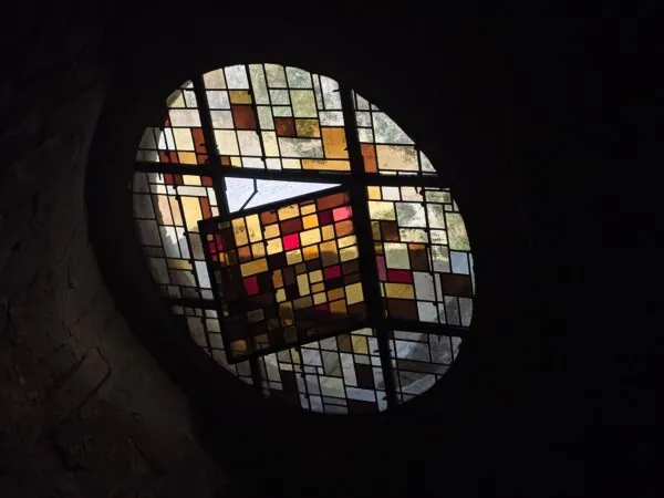 Vitrail de la crypte à l'abbaye